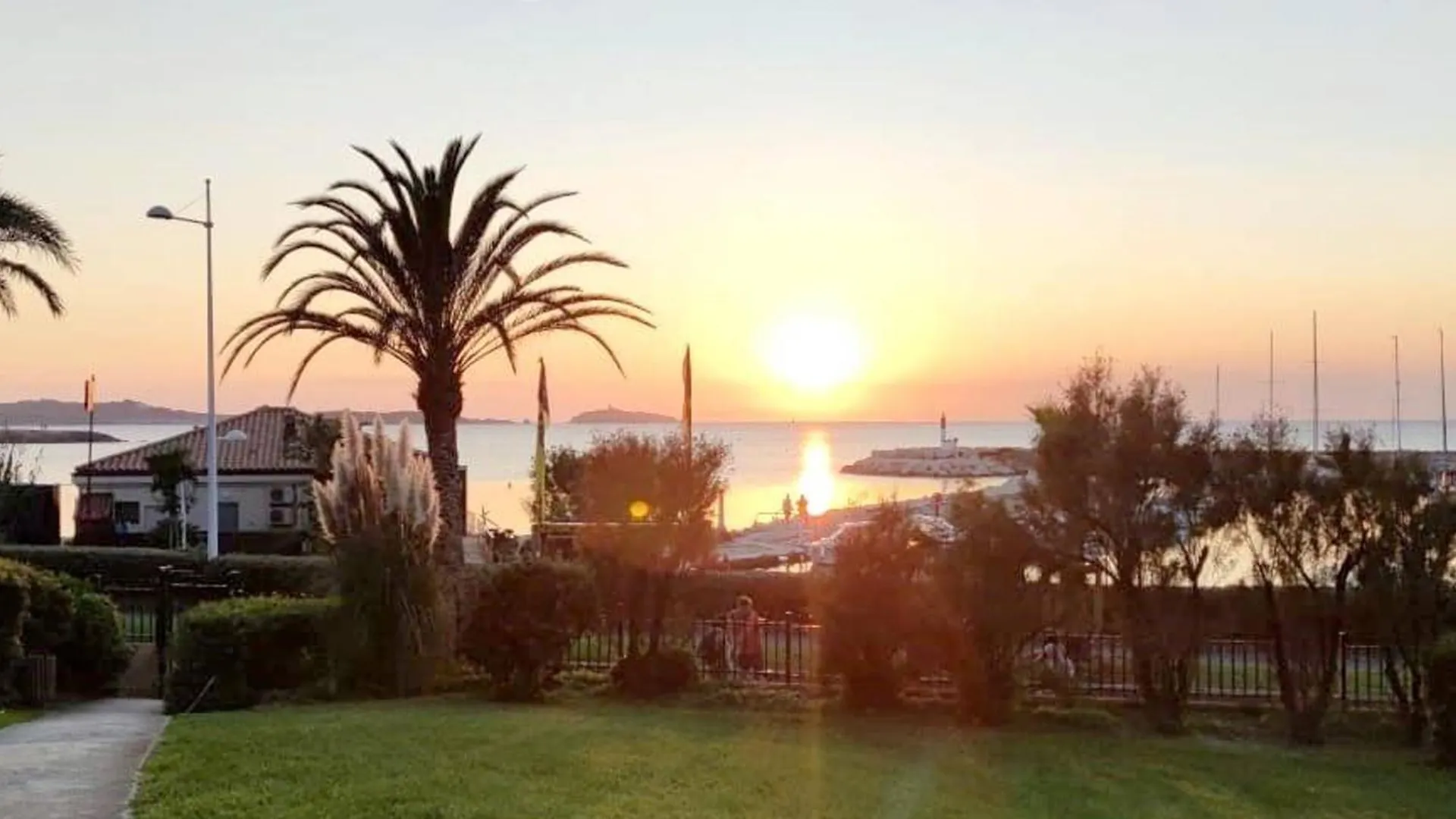 Apartment T3 Avec Piscine, Tennis, Climatisation, Parking A 200 M Des Plages - Fr-1-316-334 Six-Fours-les-Plages