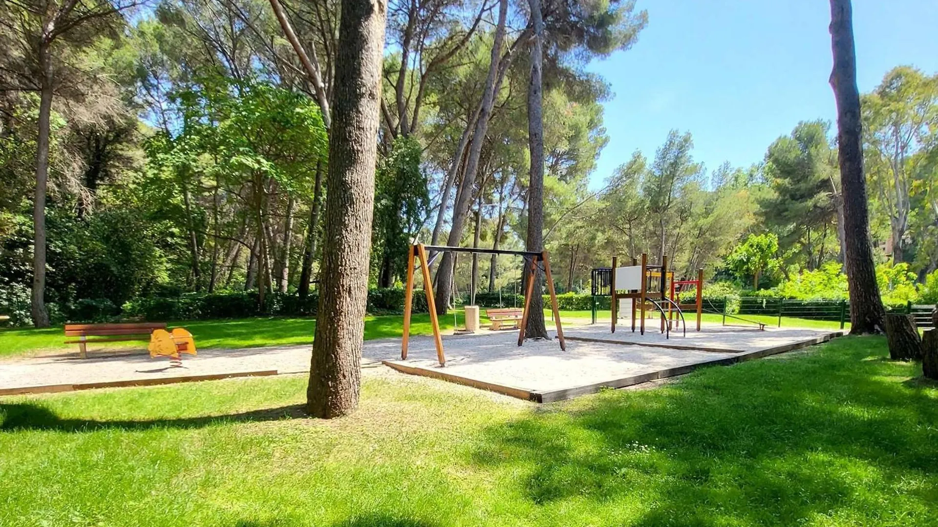 Apartment T3 Avec Piscine, Tennis, Climatisation, Parking A 200 M Des Plages - Fr-1-316-334 Six-Fours-les-Plages