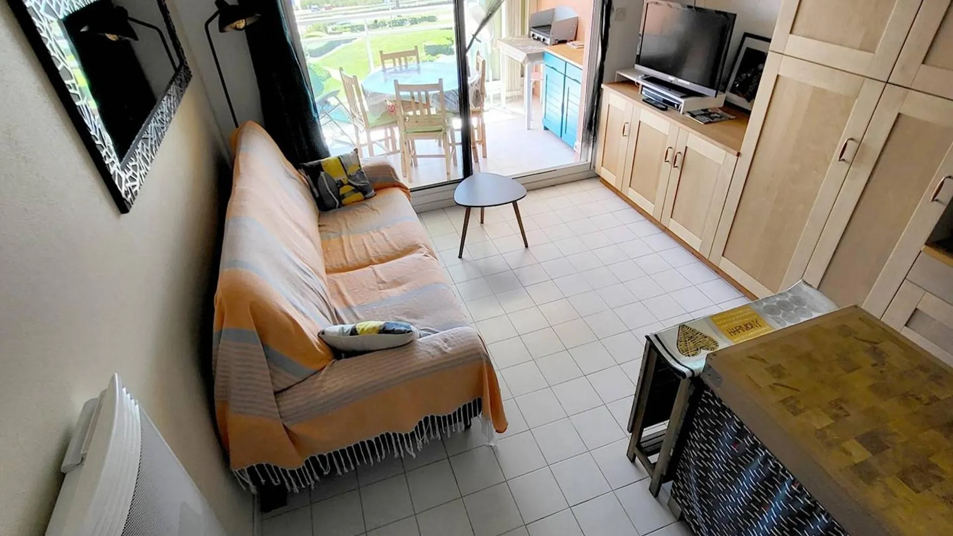 T3 Avec Piscine, Tennis, Climatisation, Parking A 200 M Des Plages - Fr-1-316-334 Six-Fours-les-Plages 0*,  France